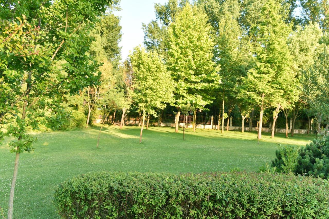 Les Magnolias Hotel Primorsko Luaran gambar