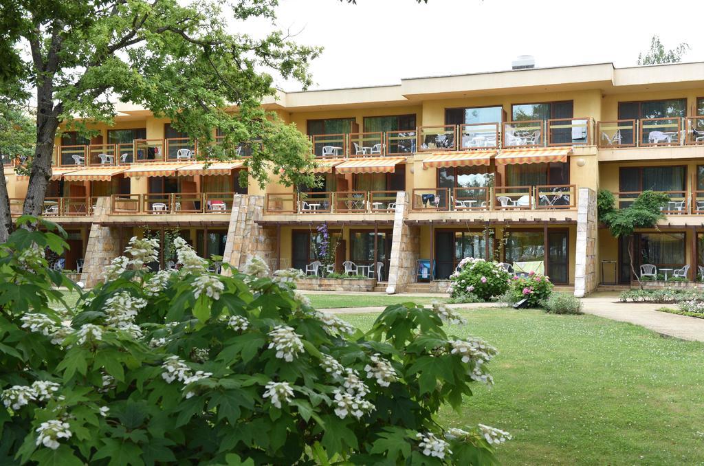 Les Magnolias Hotel Primorsko Luaran gambar